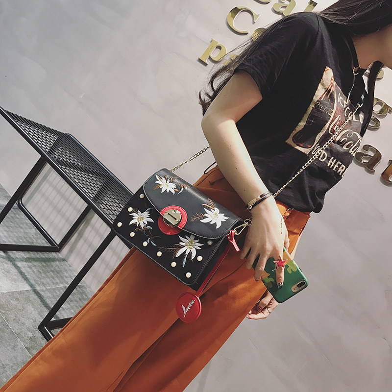 New embroidered pattern cross chain mini bag 20 ba