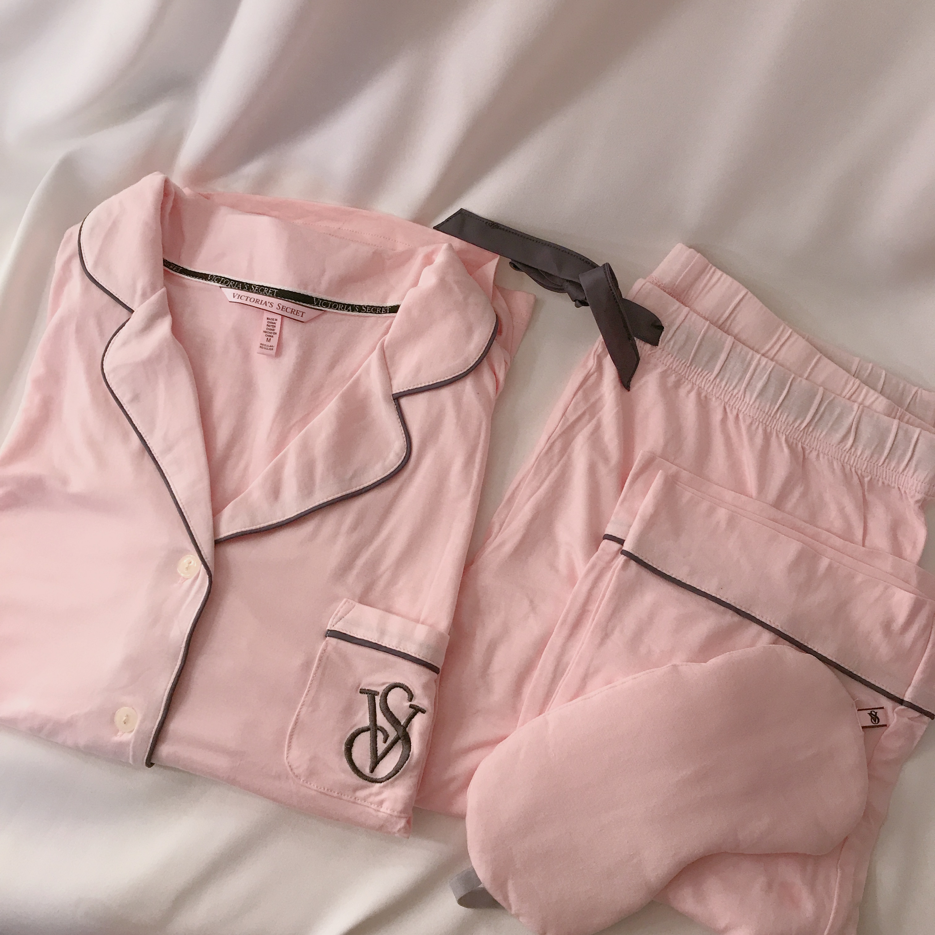 New imported genuine Victoria secret pajamas mixed