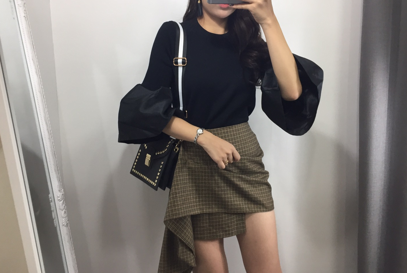 New Styling Point Black Stud Mini Cross Back Coord