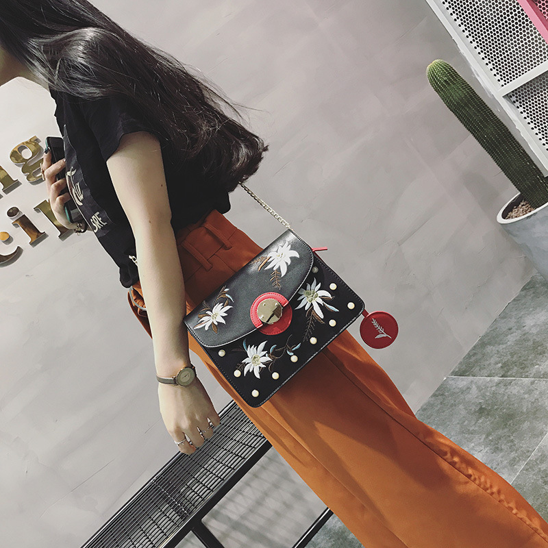 New embroidered pattern cross chain mini bag 20 ba