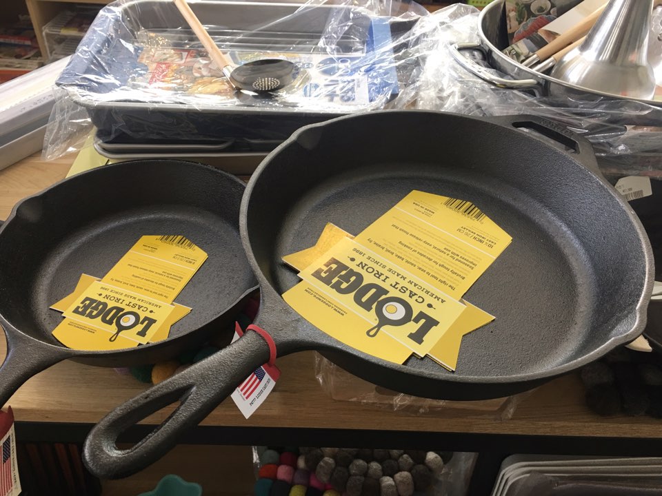 NEW FRYING PAN Lodge Skillet Cast Iron Fans 8 Inch