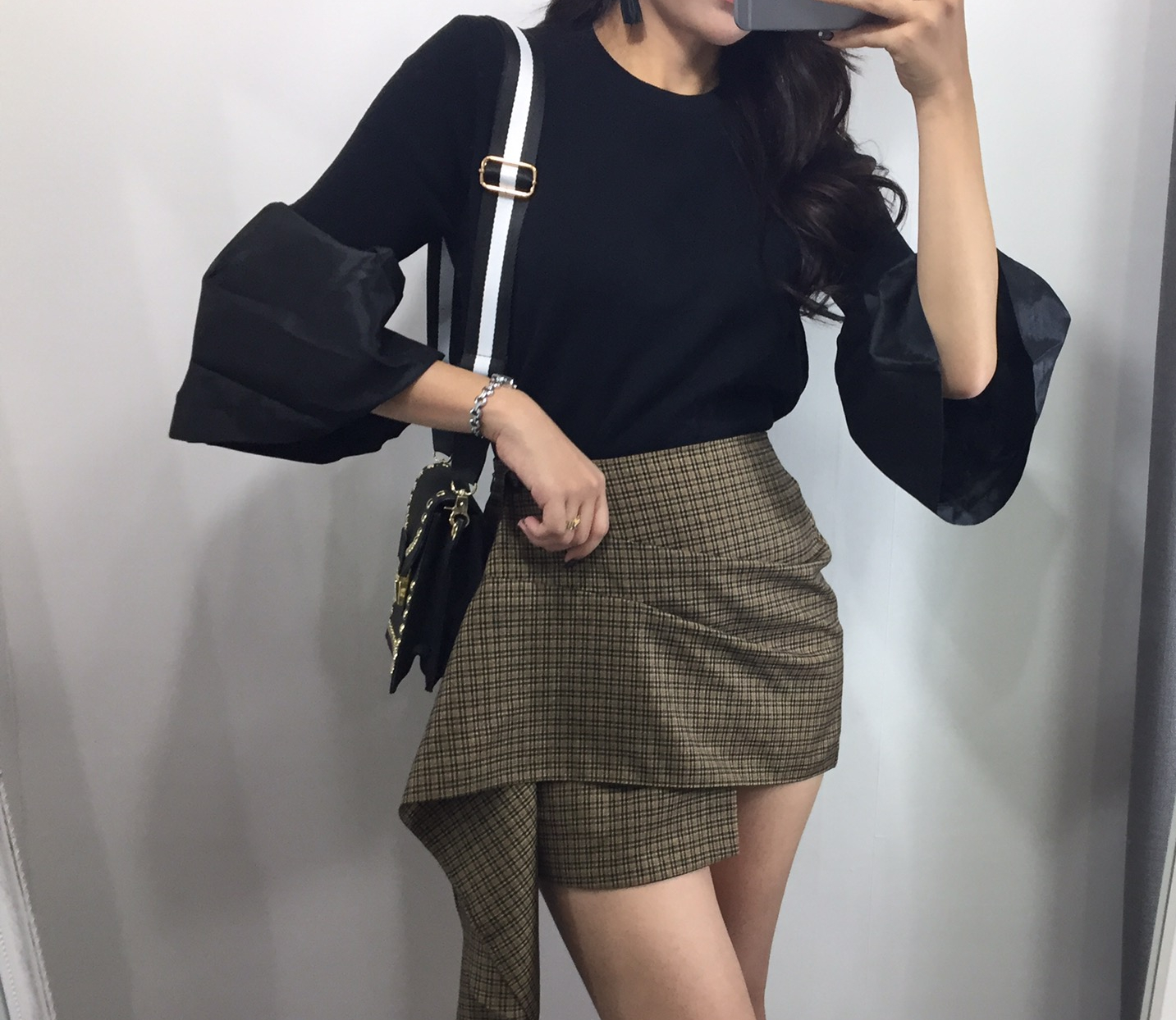 New Styling Point Black Stud Mini Cross Back Coord