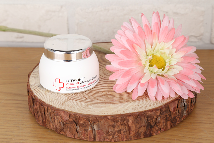 New 2017 new product Lucy on vitamin-8 white ointm