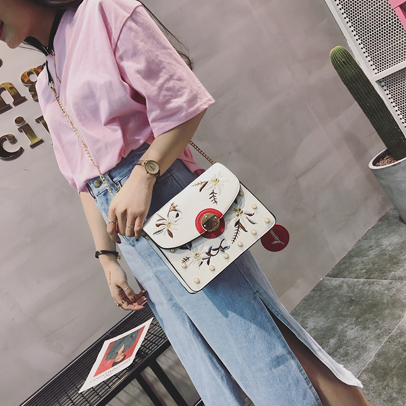 New embroidered pattern cross chain mini bag 20 ba