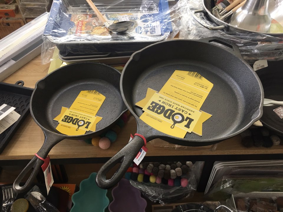 NEW FRYING PAN Lodge Skillet Cast Iron Fans 8 Inch