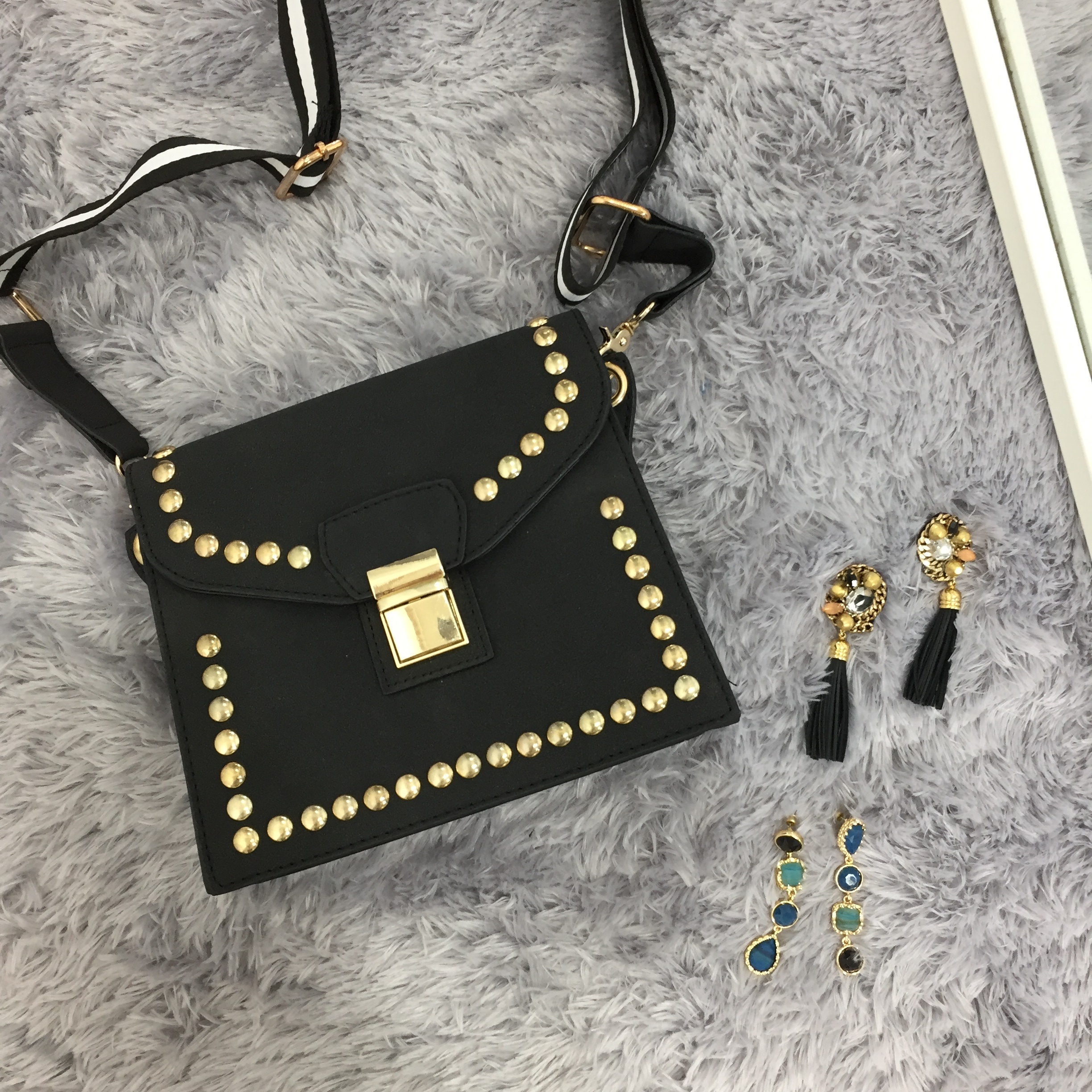 New Styling Point Black Stud Mini Cross Back Coord