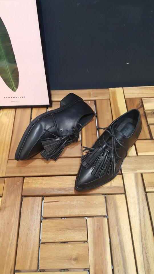 New tassle spiked nose looper 1color Nice and stur