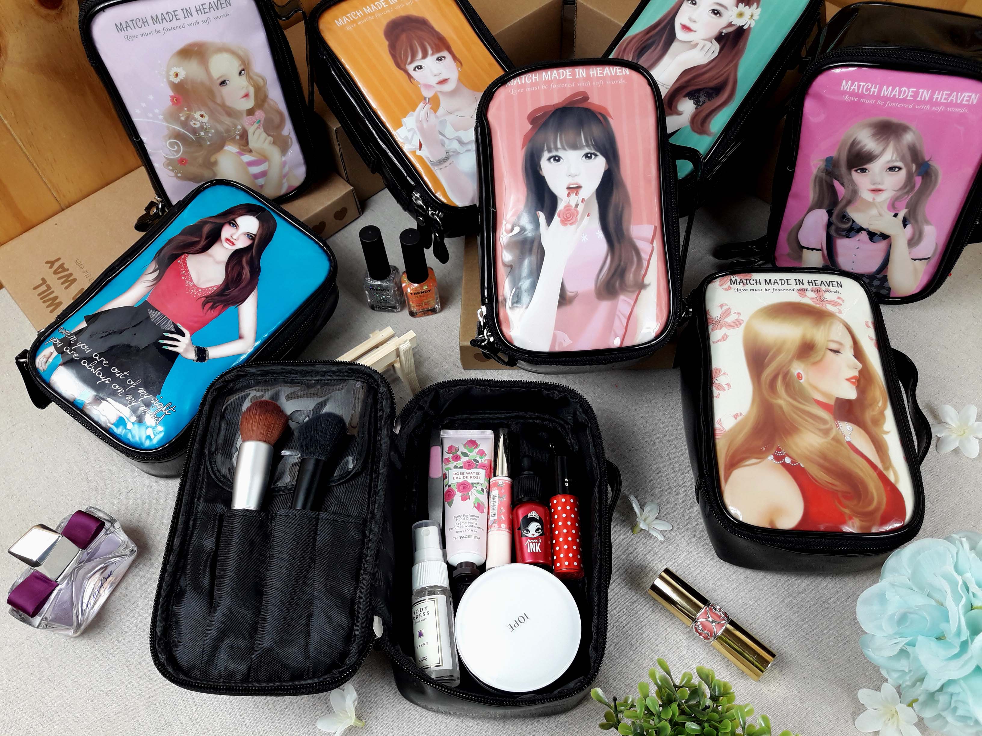 New Enamel Illustration Cosmetic Pouch Collection 