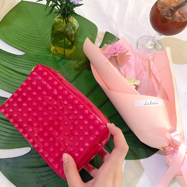 New Louboutin Pouch 2.col Unique Item 30 Female St