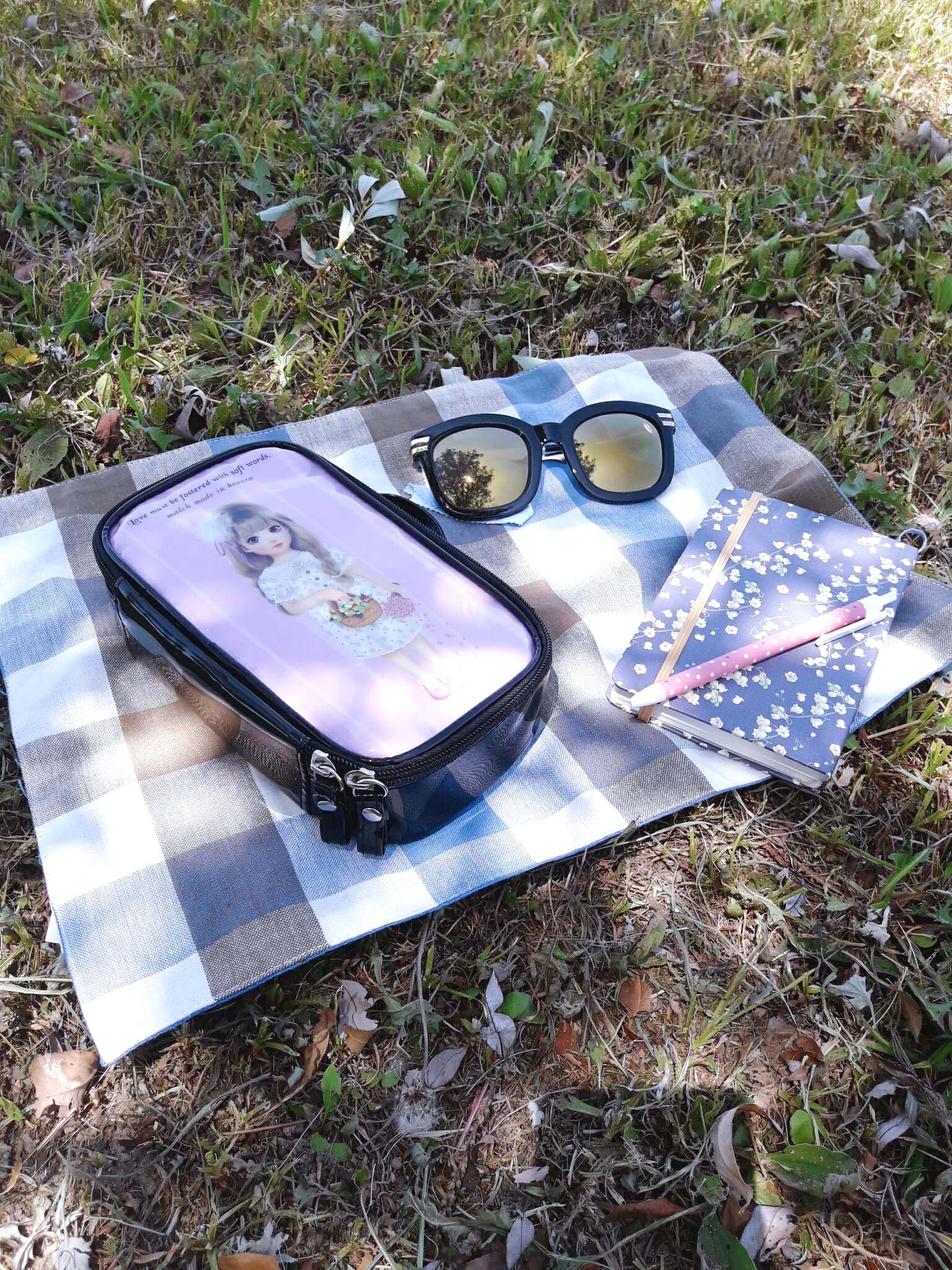 New Enamel Illustration Cosmetic Pouch Collection 