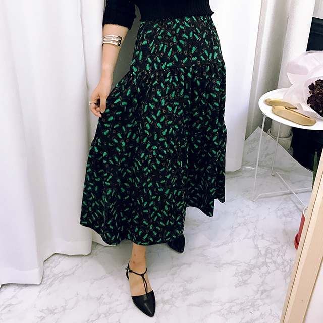 Autumn Pattern Bending Chiffon Long Skirt Black