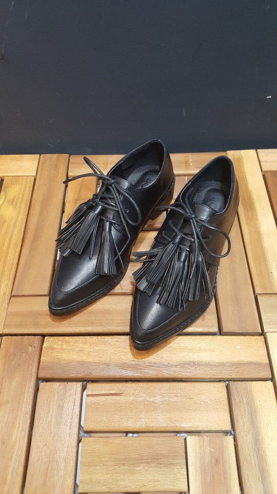 New tassle spiked nose looper 1color Nice and stur