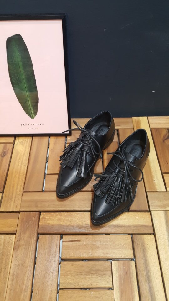 New tassle spiked nose looper 1color Nice and stur