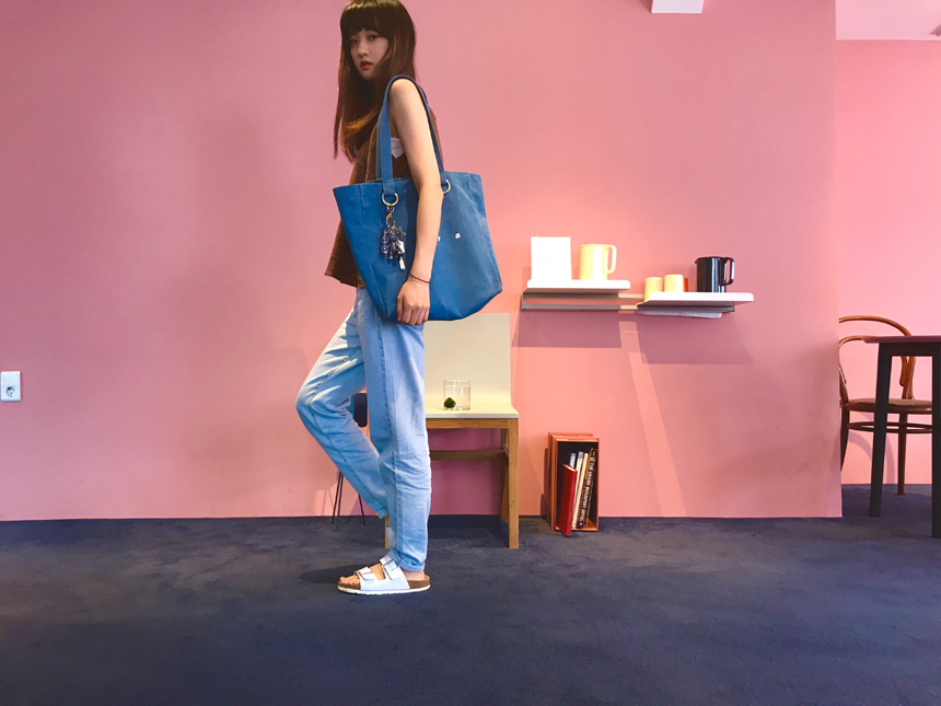 Abra Daily Canvas Echo Shoulder Bag Unique Styling