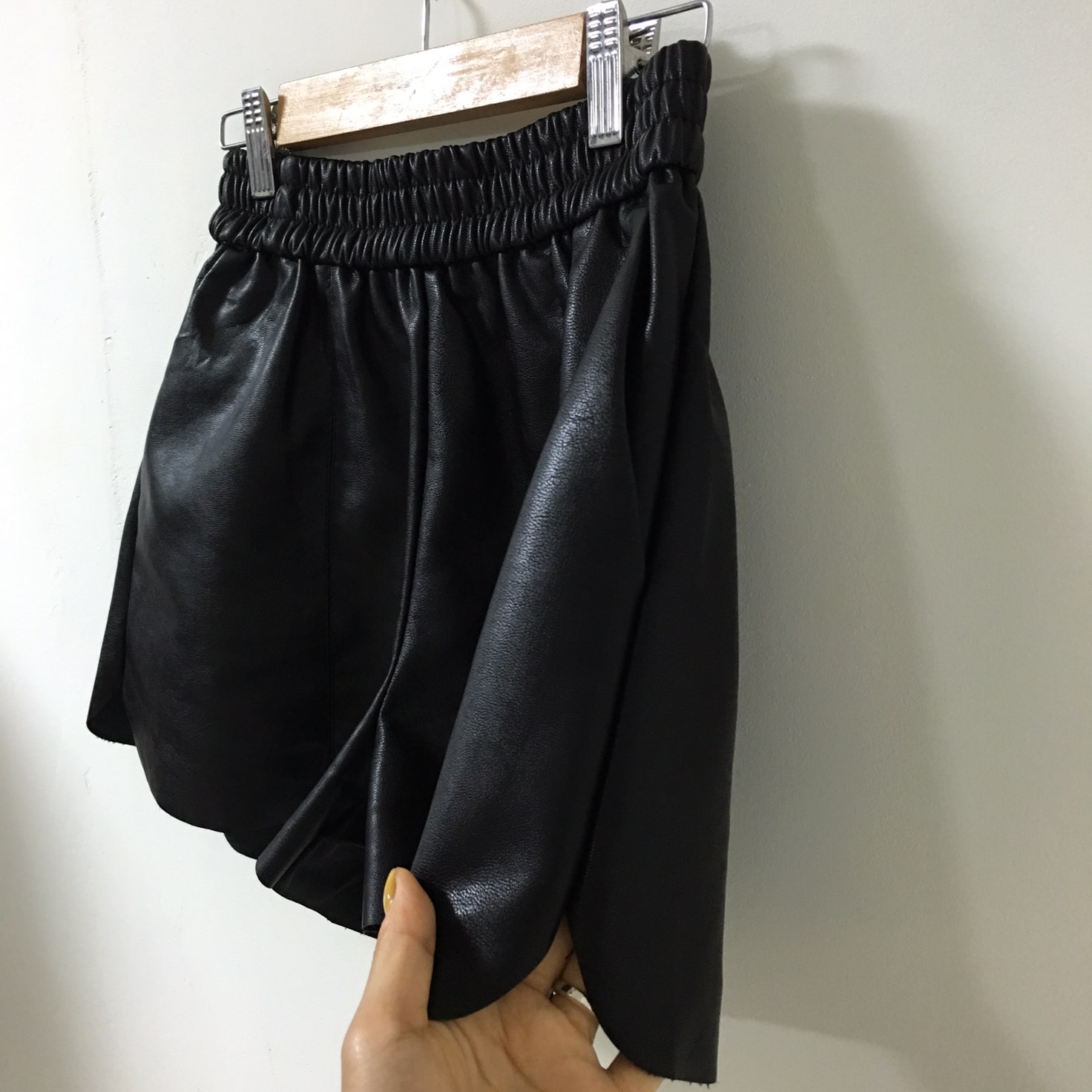 Women Short Pants Leather shorts banding 2color Te