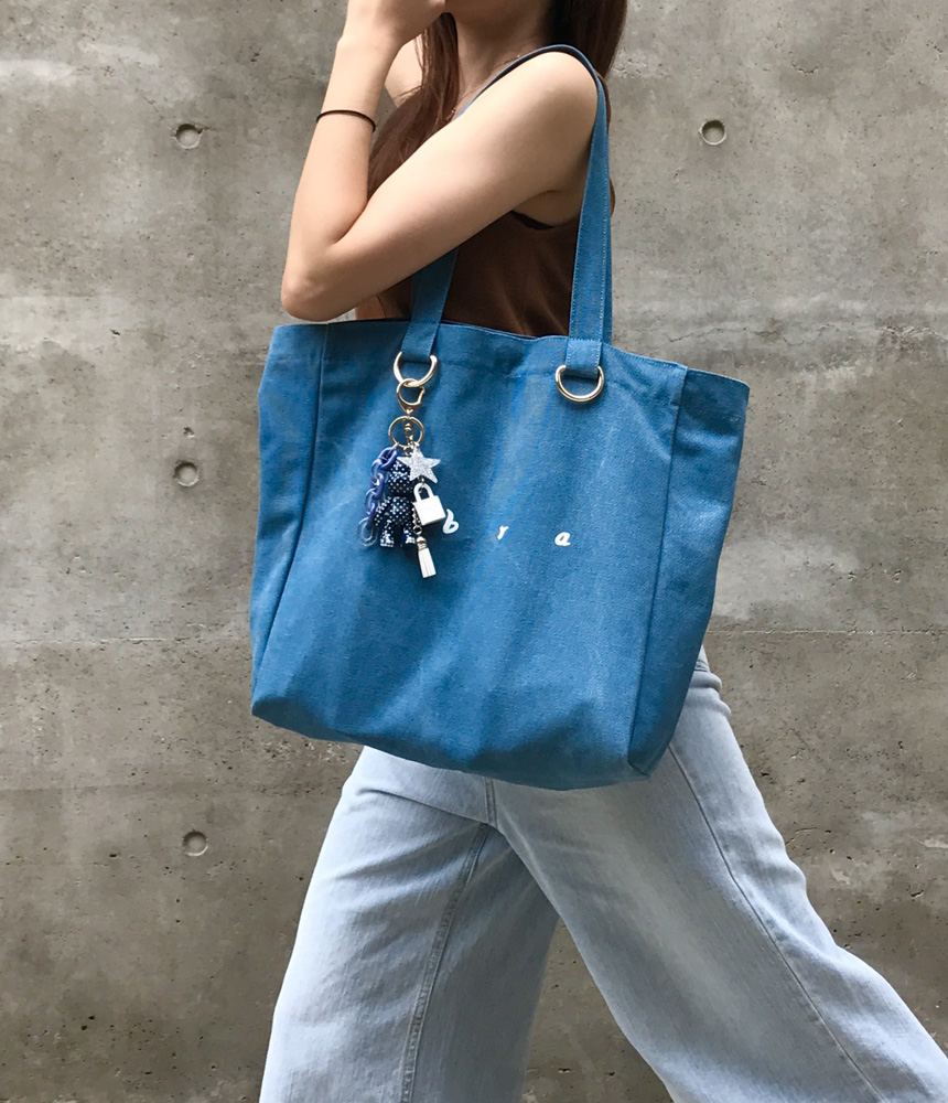 Abra Daily Canvas Echo Shoulder Bag Unique Styling