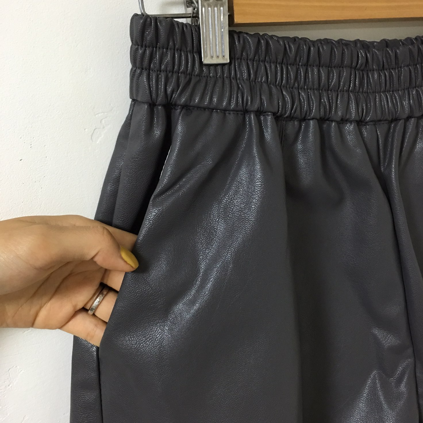 Women Short Pants Leather shorts banding 2color Te