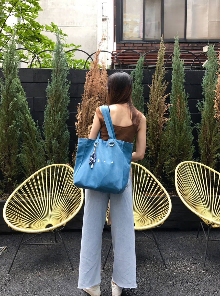 Abra Daily Canvas Echo Shoulder Bag Unique Styling