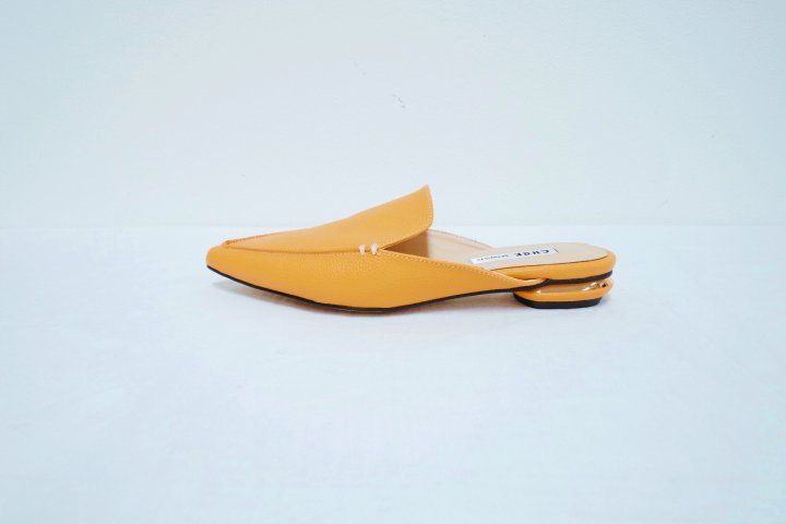 New Simple Gold Decoration Blower Autumn Statue