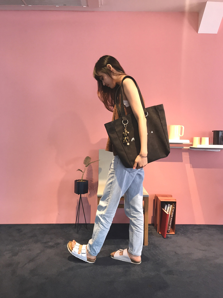 Abra Daily Canvas Echo Shoulder Bag Unique Styling