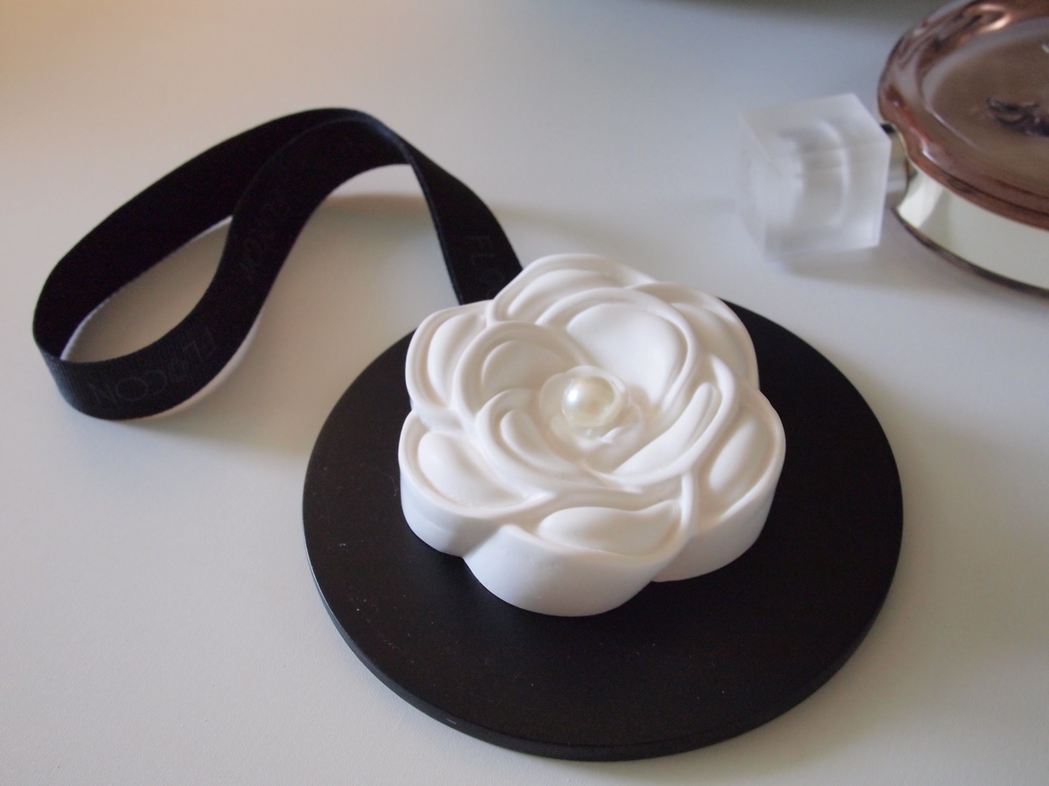 Car Air Freshener Camellia Gypsum Perfume Vehicle 