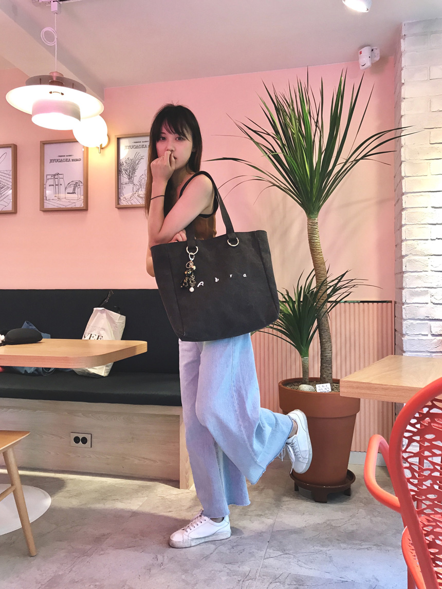 Abra Daily Canvas Echo Shoulder Bag Unique Styling