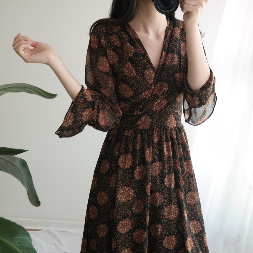 Autumn Flower Pattern Chiffon Wrap One Piece Visit