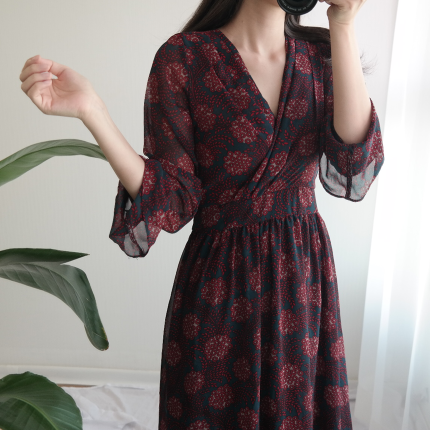 Autumn Flower Pattern Chiffon Wrap One Piece Visit