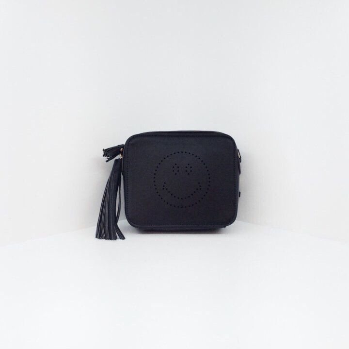 New Anya Smile Box Bag Punching Bag Mini Black 2 C