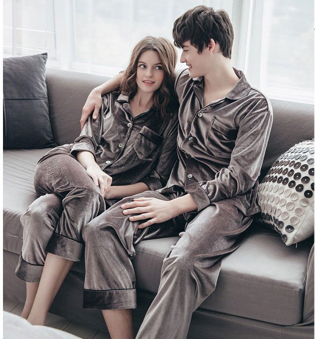 New imported velvet Couple sleeping pajamas availa