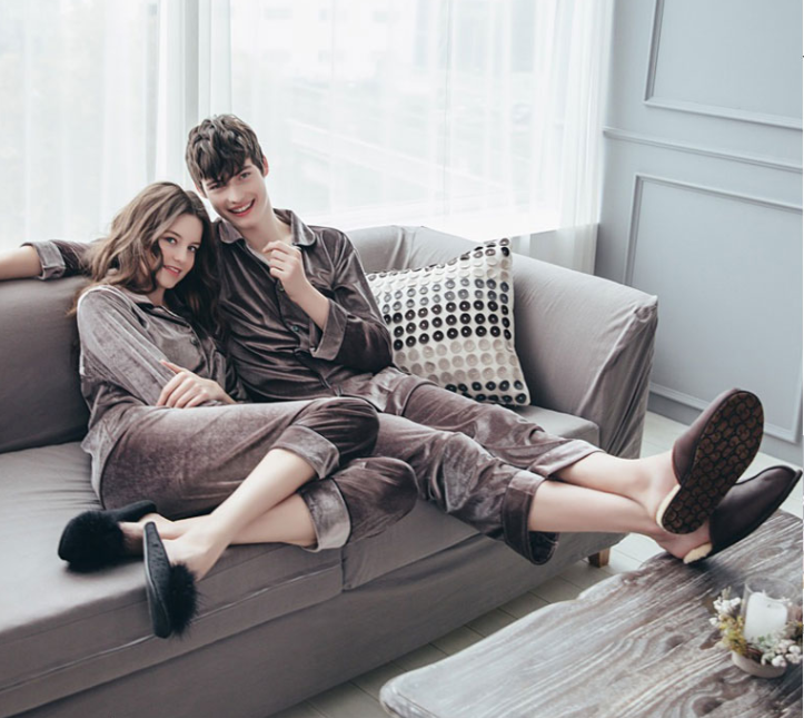 New imported velvet Couple sleeping pajamas availa