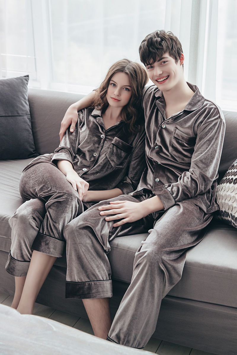 New imported velvet Couple sleeping pajamas availa