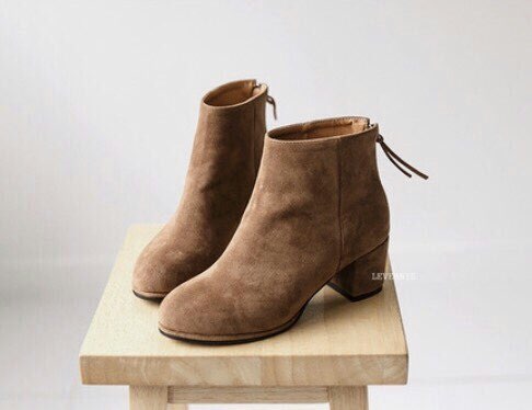 Suede angle boots