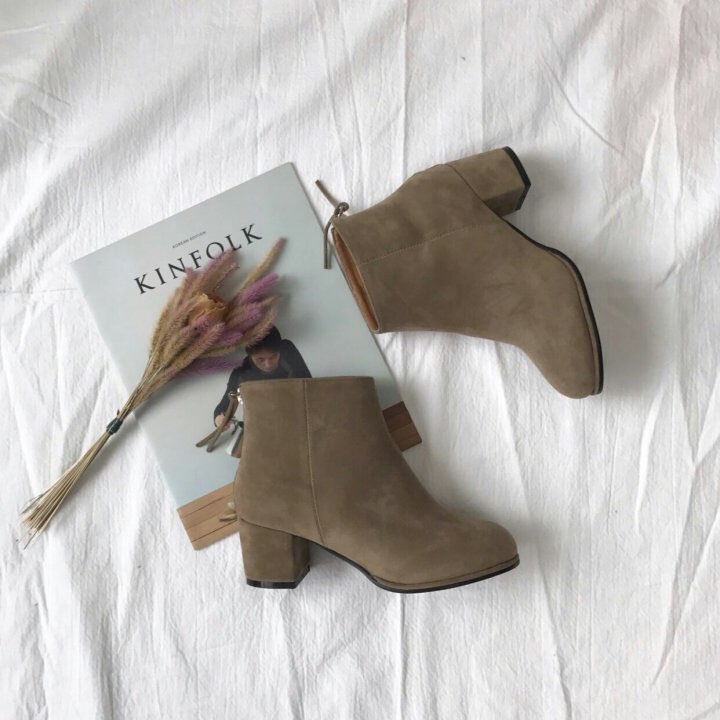 Suede angle boots