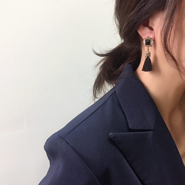 Antique Square Cubic Tessel Earrings Titanium Sedu