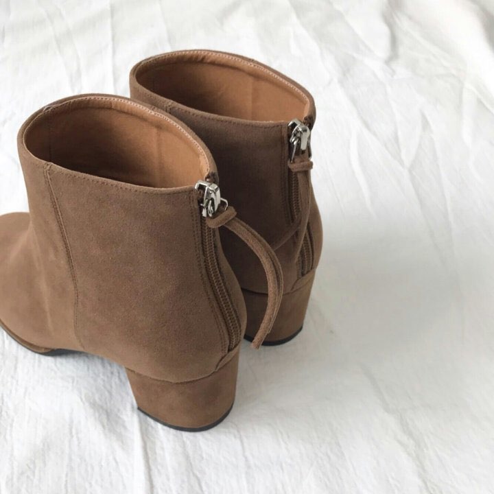 Suede angle boots