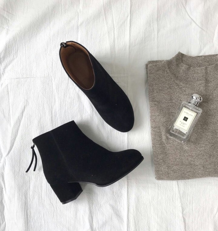 Suede angle boots
