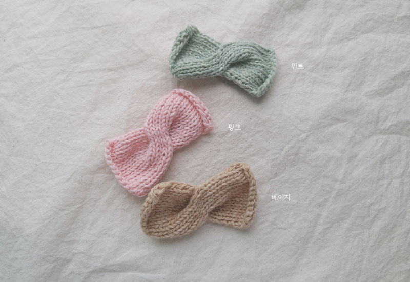 New Hand Knit Pin Ribbon Toddler Pin Accessories H