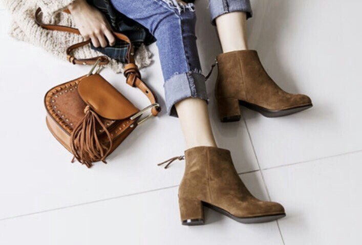 Suede angle boots