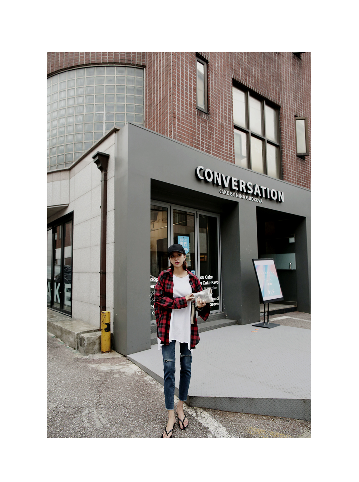 Women Jeans Pants Bending knee torn jeans hem cutt