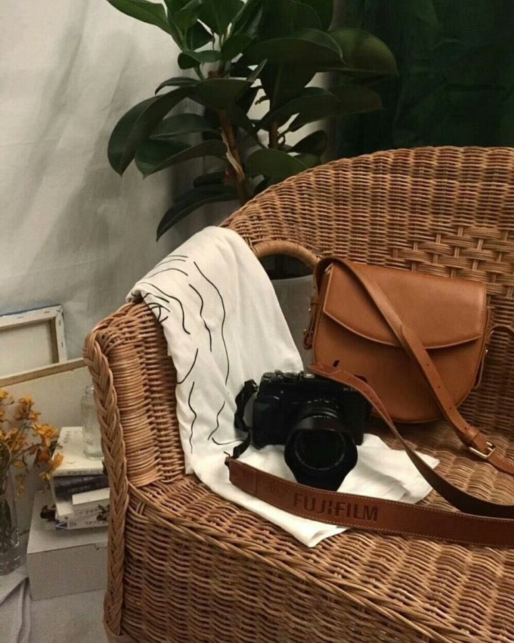 New Half Moon Half Moon Cross Back Shoulder Beige,