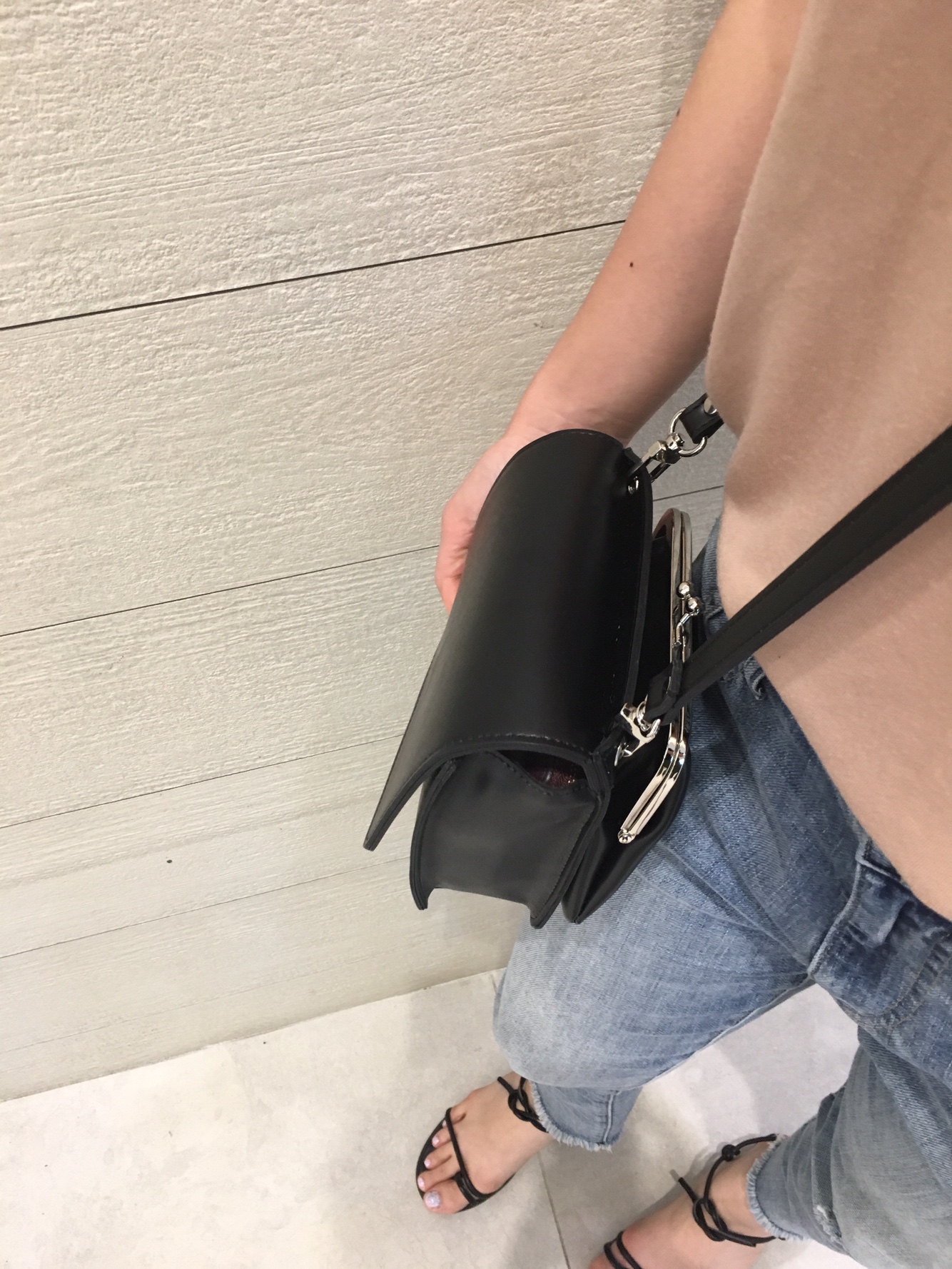 New Low mini cross Square back coat suitable for d