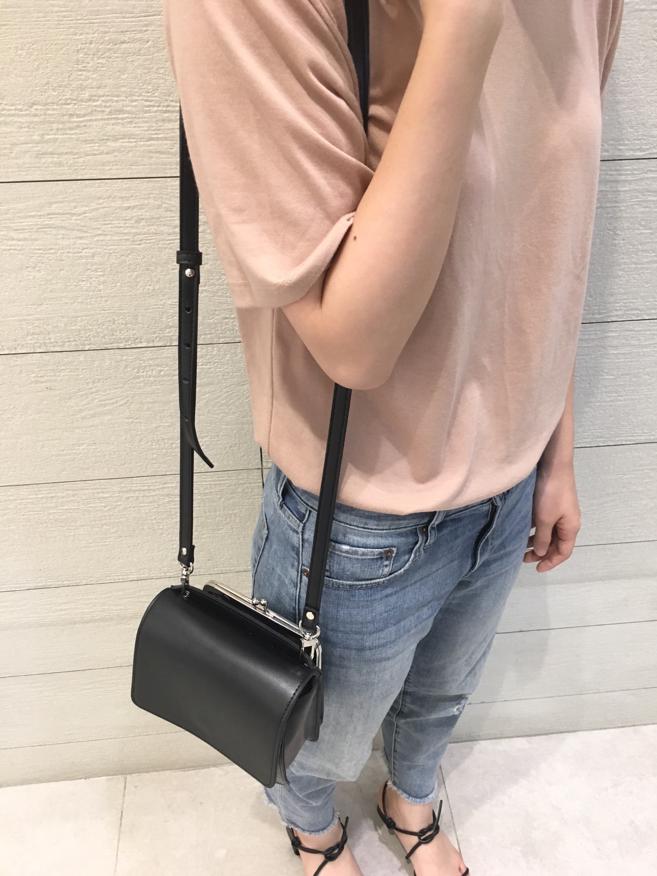 New Low mini cross Square back coat suitable for d