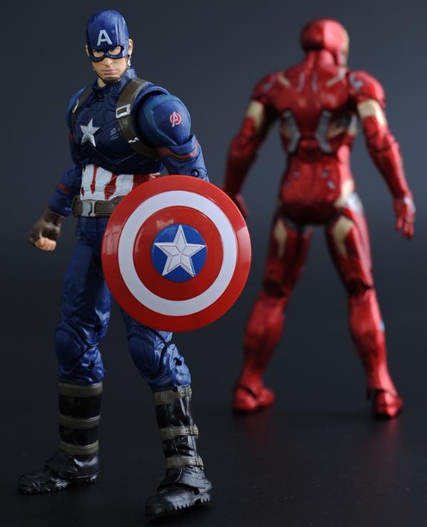 Avengers 2 Captain America &amp Iron Man Figures, 