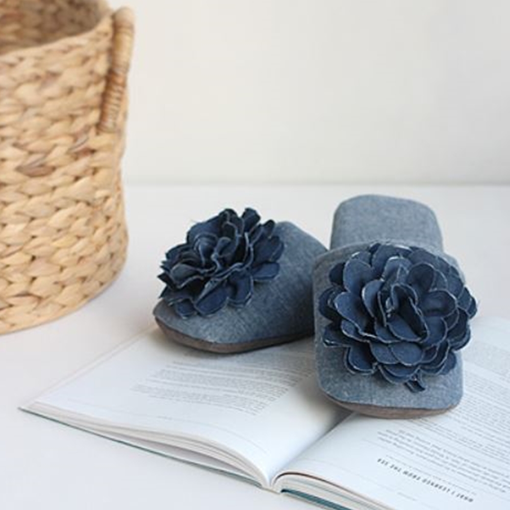 NEW HOME BATHROOM SLIPPERS Nordic style living roo