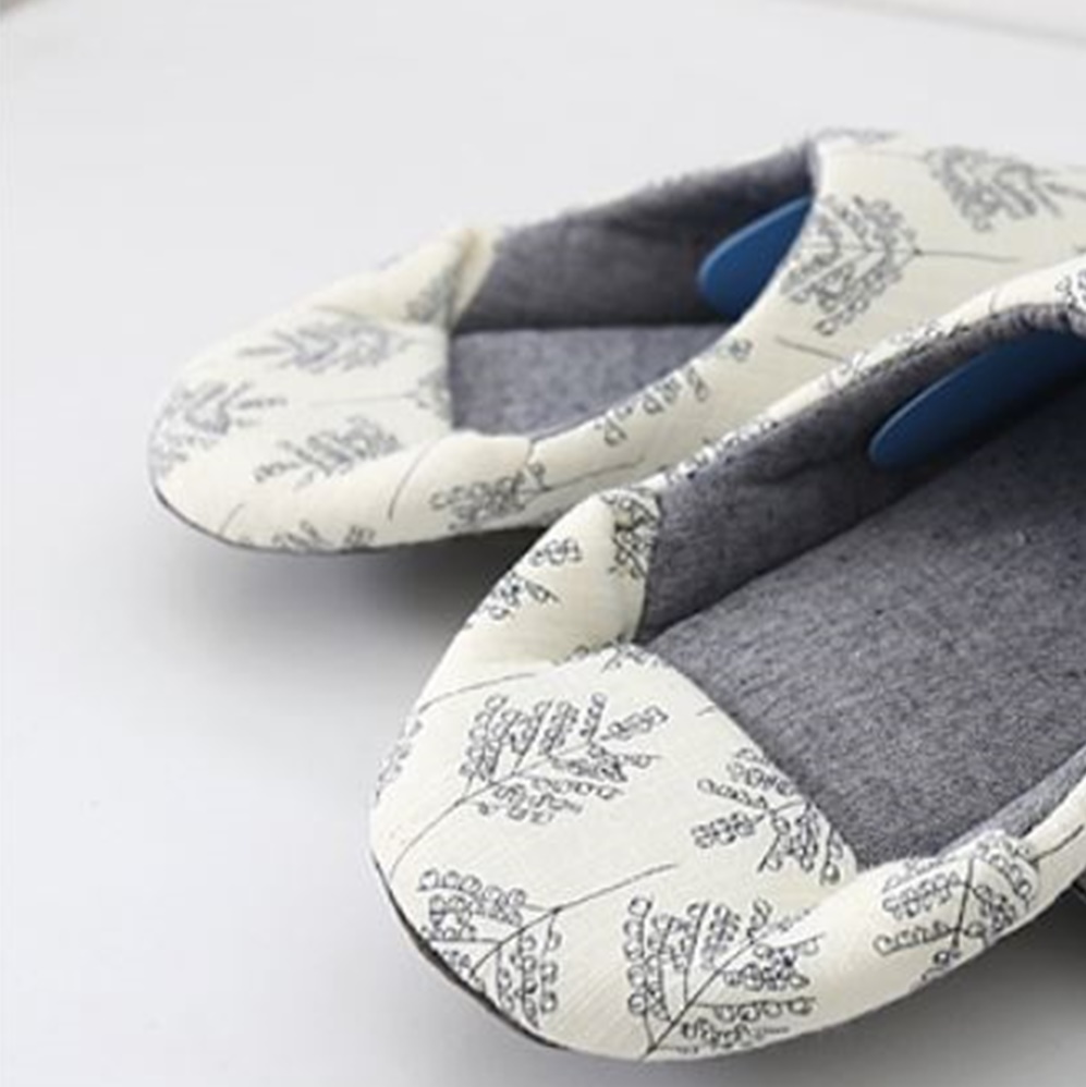 NEW HOME BATHROOM SLIPPERS Nordic style living roo