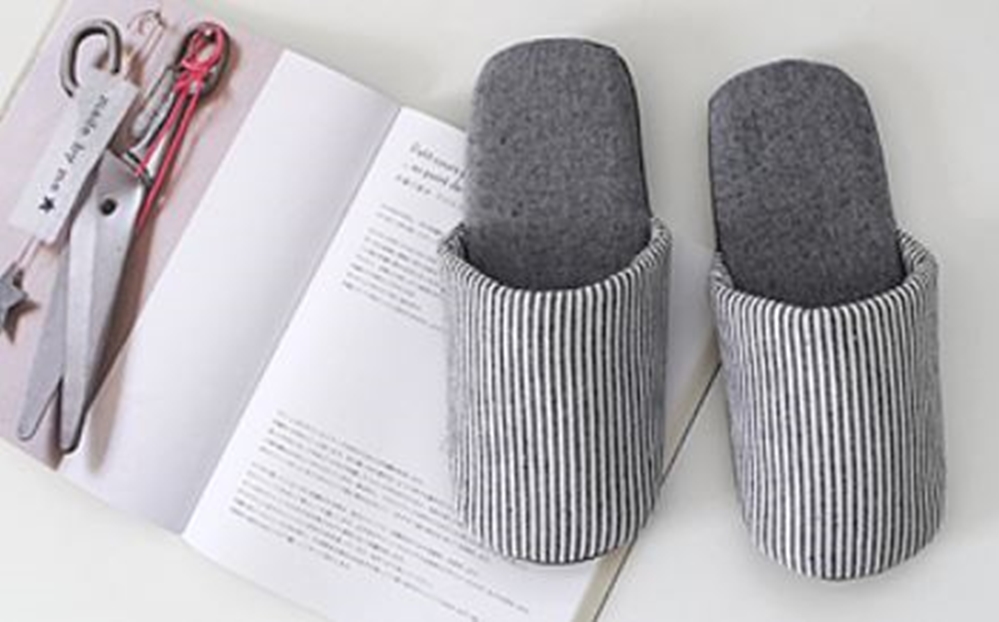NEW HOME BATHROOM SLIPPERS Nordic style living roo