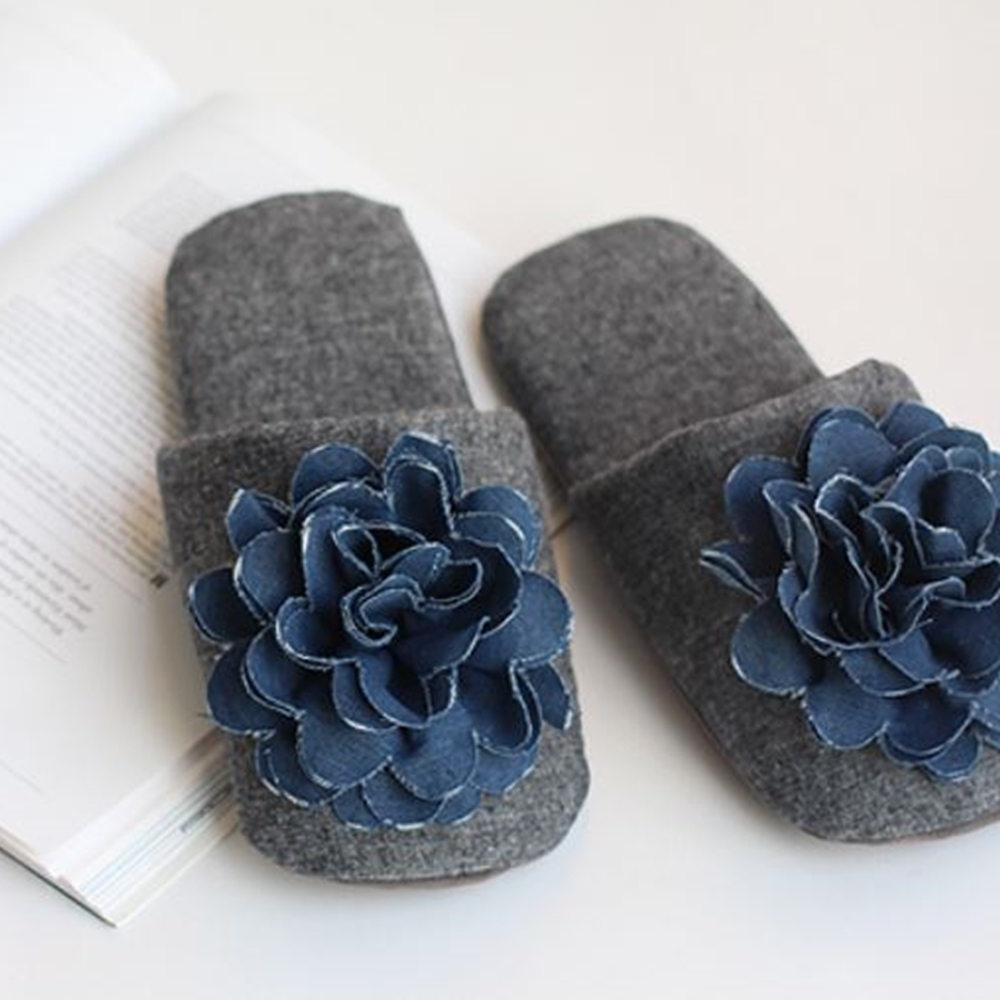 NEW HOME BATHROOM SLIPPERS Nordic style living roo