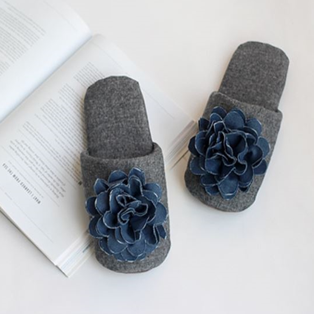 NEW HOME BATHROOM SLIPPERS Nordic style living roo