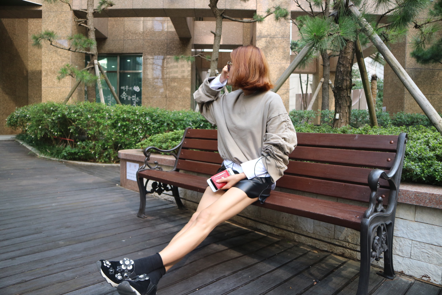 Women Short Pants Bending Leather Short Pants